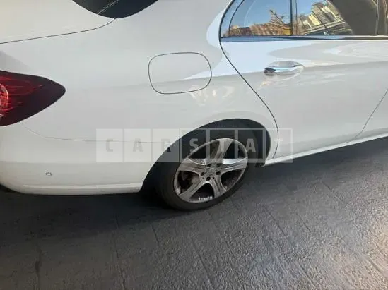 Photo 2 of 7: 2017 Mercedes-Benz E 300, VIN WDDZF4JB3HA054840 — Korean insurance auction