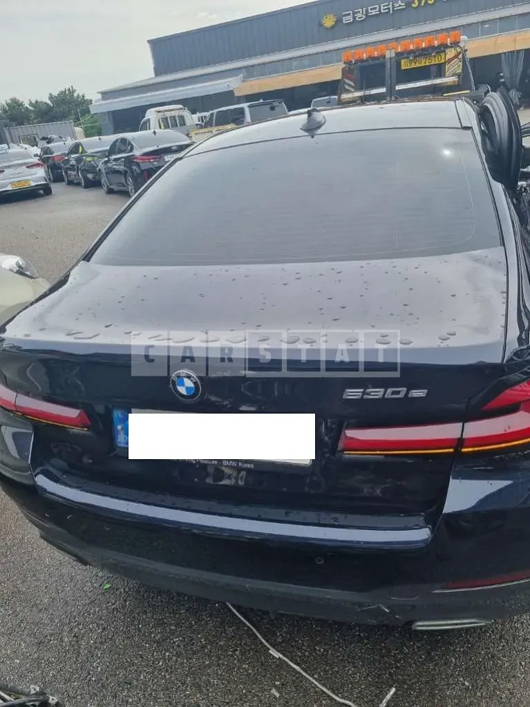 Photo 2 of 17: 2021 BMW 530e — Korean insurance auction