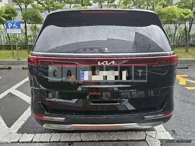 Photo 1 of 6: 2022 Kia Carnivals — Korean insurance auction
