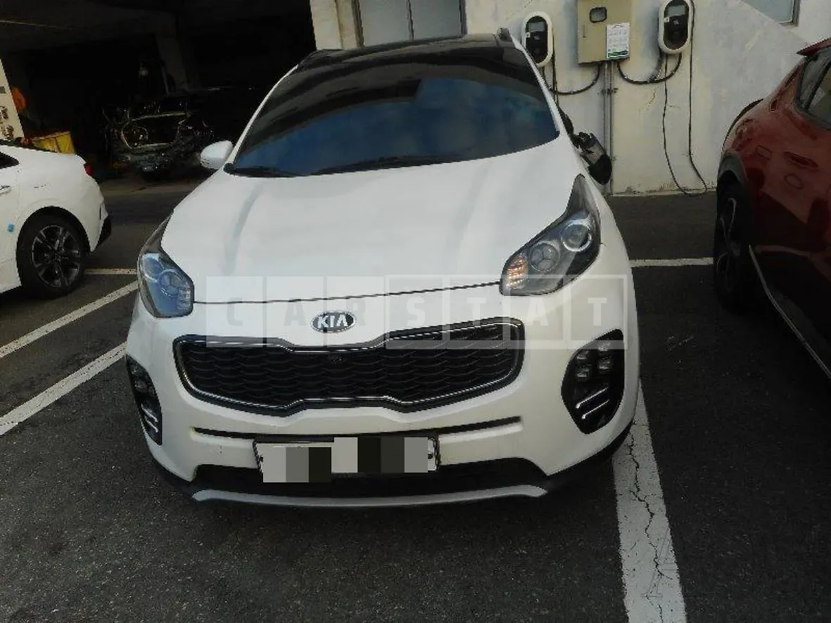 Photo 2 of 39: 2018 Kia The SUV Sportage (2WD), VIN KNAPN813BJK464967 — Korean insurance auction