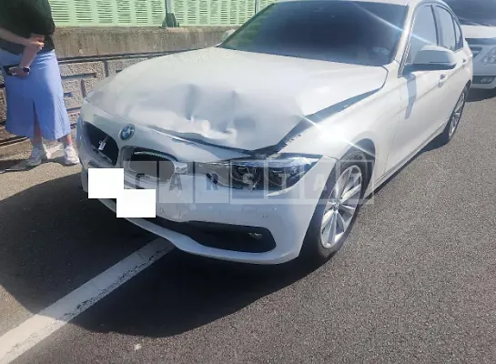 Photo 2 of 15: 2016 BMW 320d — Korean insurance auction