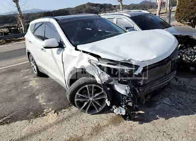 Photo 1 of 15: 2016 Hyundai Santa Fe, VIN KMHSW81UDGU557702 — Korean insurance auction