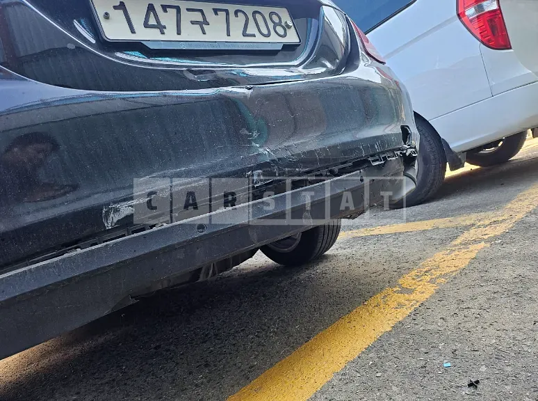 Photo 2 of 25: 2018 Mercedes-Benz C 200d — Korean insurance auction