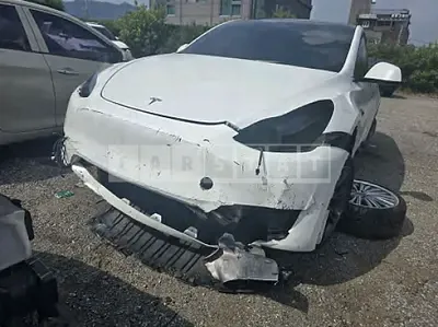 Photo 1 of 18: 2024 Tesla Model Y LongRange — Korean insurance auction