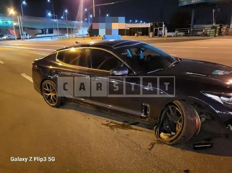 Photo 2 of 11: 2021 Kia Stinger — Korean insurance auction