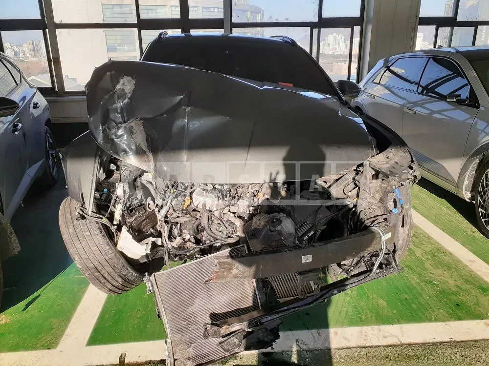 Photo 2 of 15: 2022 Hyundai Tucson, VIN KMHJE81CDNU128035 — Korean insurance auction