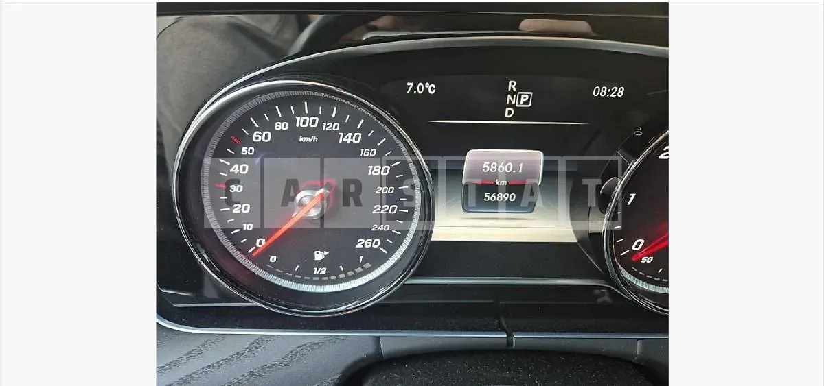 Photo 2 of 12: 2019 Mercedes-Benz E220 d — Korean insurance auction