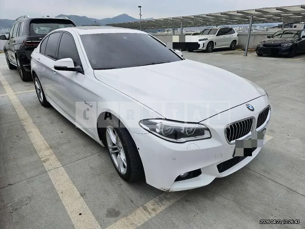 Photo 2 of 12: 2016 BMW 520d — Korean insurance auction