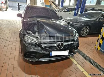 Photo 1 of 30: 2020 Mercedes-Benz C300e 4Matic — Korean insurance auction
