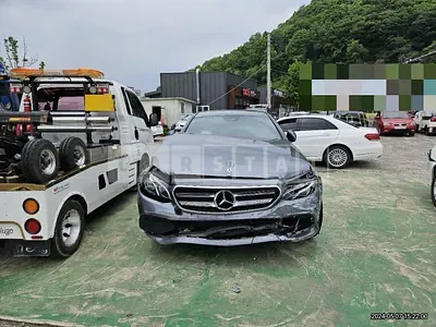 Photo 1 of 19: 2018 Mercedes-Benz E200 — Korean insurance auction