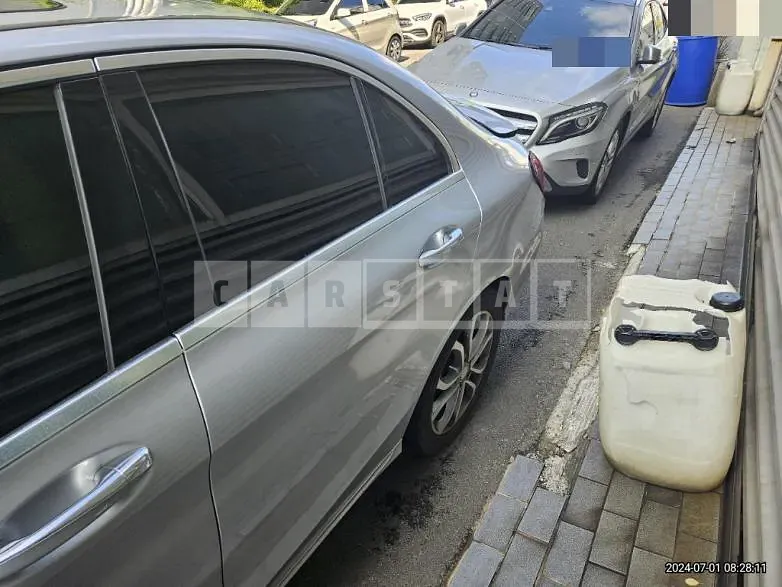 Photo 2 of 48: 2015 Mercedes-Benz C220 d — Korean insurance auction