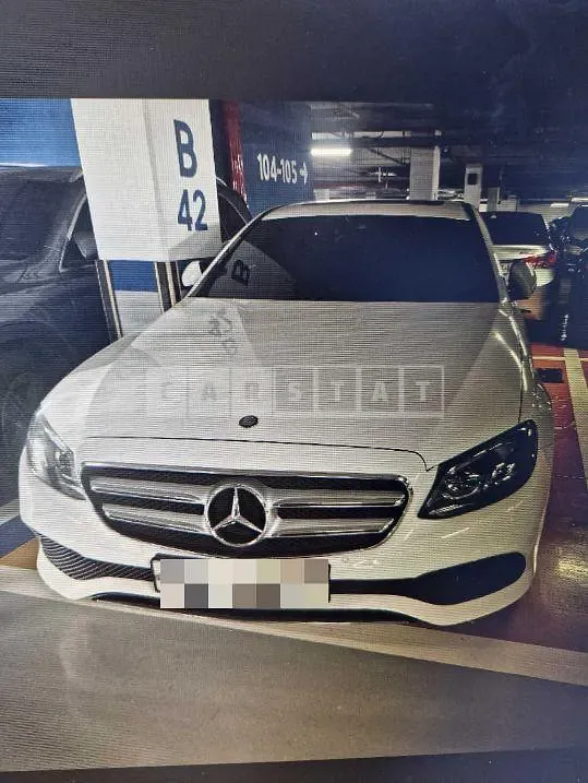 Photo 2 of 17: 2016 Mercedes-Benz E220 d — Korean insurance auction