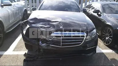 Photo 1 of 19: 2018 Mercedes-Benz E300, VIN WDDZF4JB4KA571443 — Korean insurance auction