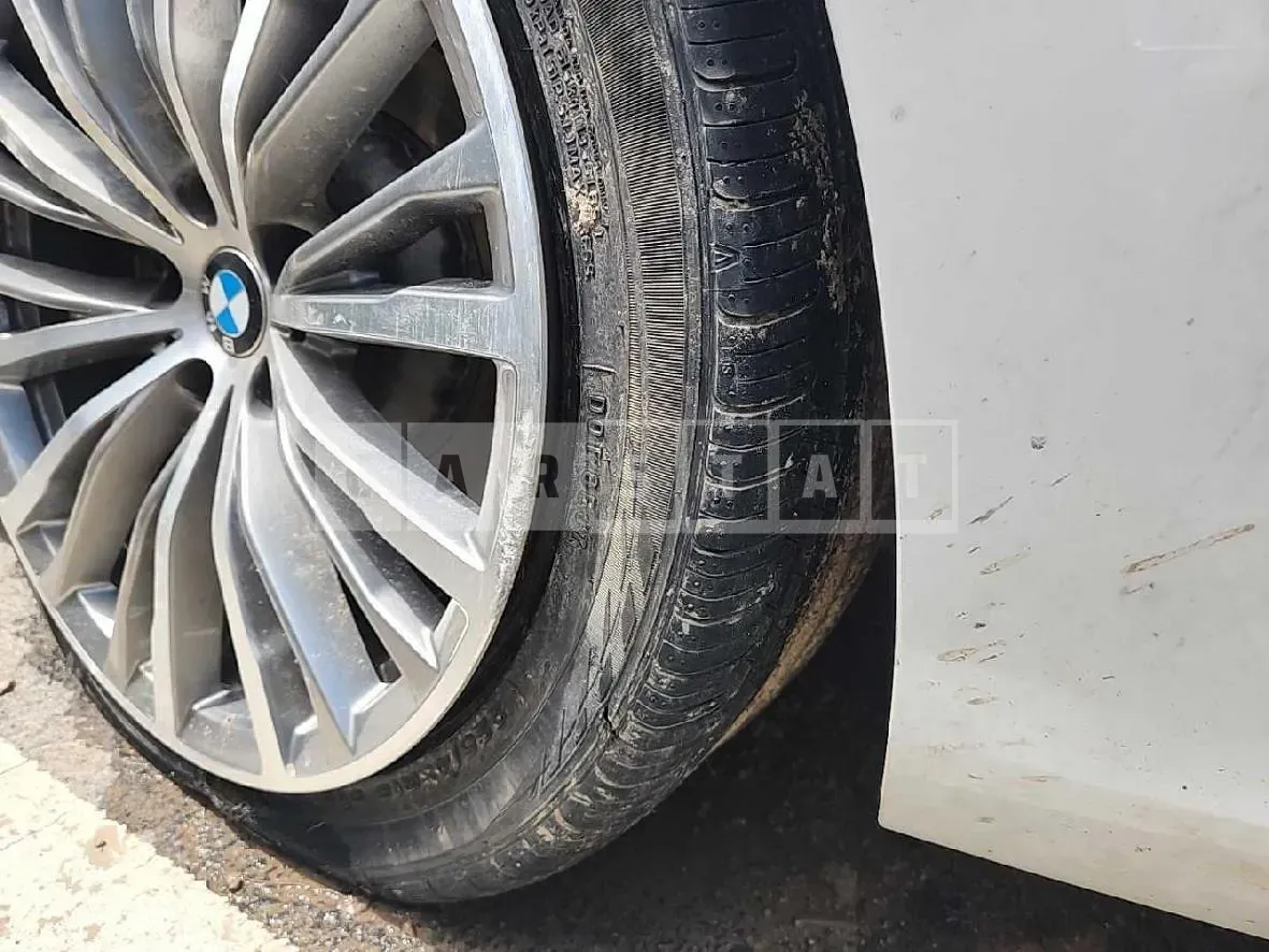 Photo 2 of 46: 2019 BMW 320d Luxury, VIN WBA5V5107KAJ53584 — Korean insurance auction