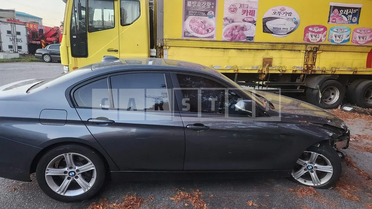 Photo 2 of 7: 2015 BMW 320i, VIN WBA3B1105FK350746 — Korean insurance auction