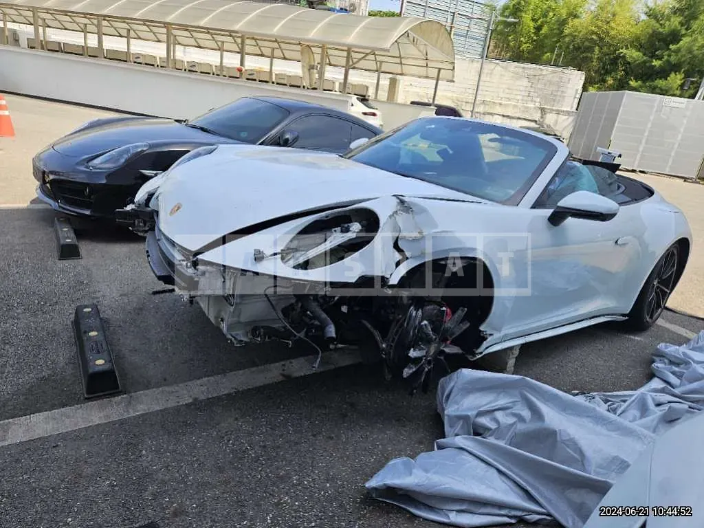 Photo 2 of 50: 2021 Porsche 911 Carrera 4S Cabriolet — Korean insurance auction