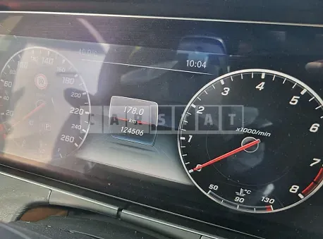 Photo 2 of 16: 2017 Mercedes-Benz E 300 4Matic — Korean insurance auction