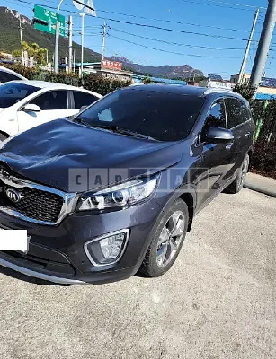 Photo 2 of 7: 2017 Kia Sorento, VIN KNAPH81BBHA277297 — Korean insurance auction