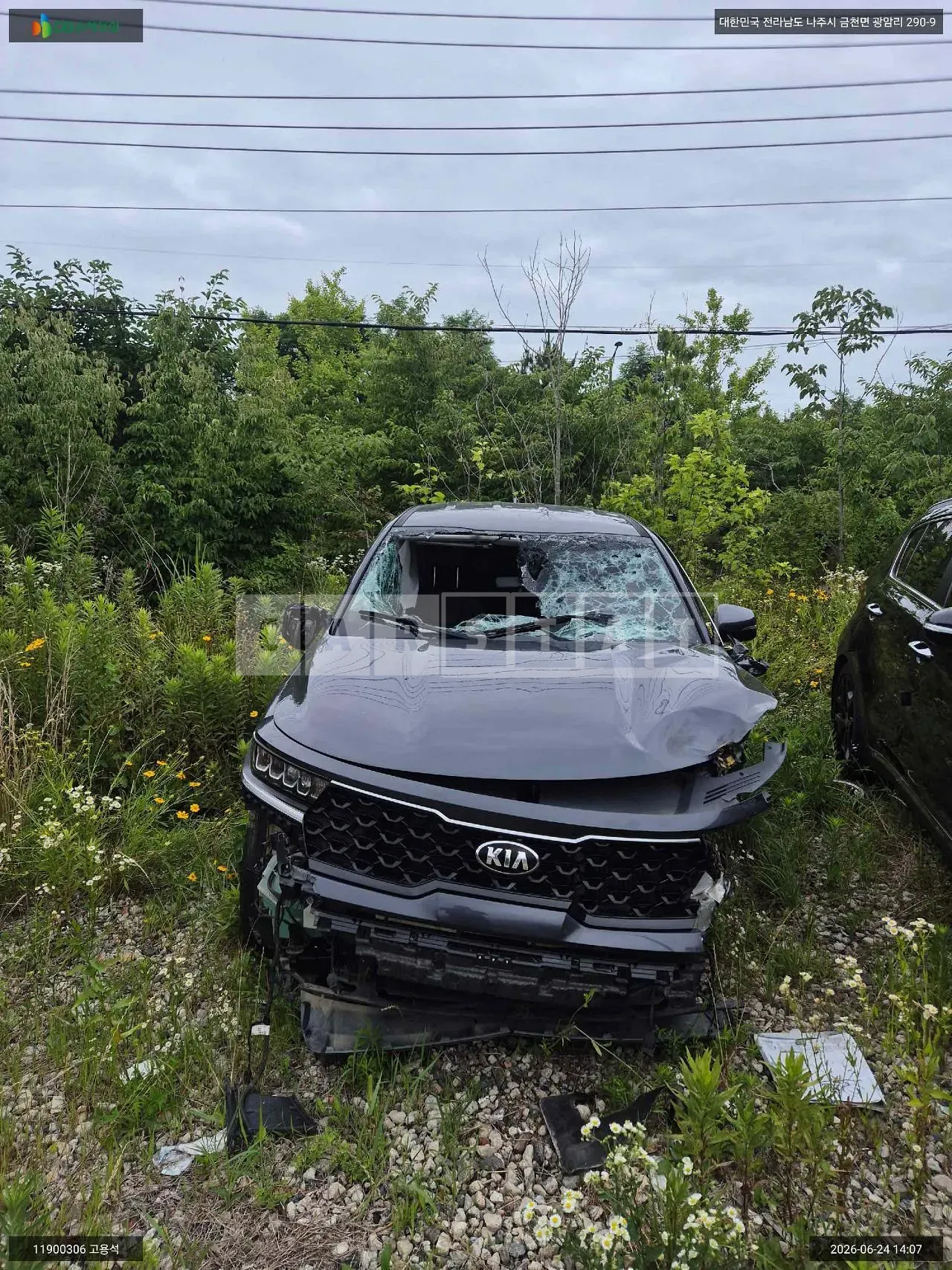 Photo 2 of 34: 2021 Kia Sorento, VIN KNARF81BGMA109796 — Korean insurance auction