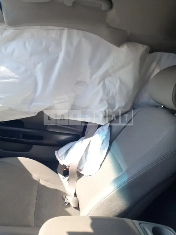 Photo 2 of 28: 2019 Kia Carnival, VIN KNAMB81ABKS490731 — Korean insurance auction