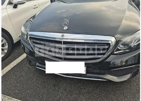 Photo 2 of 15: 2018 Mercedes-Benz E220 d 4Matic — Korean insurance auction