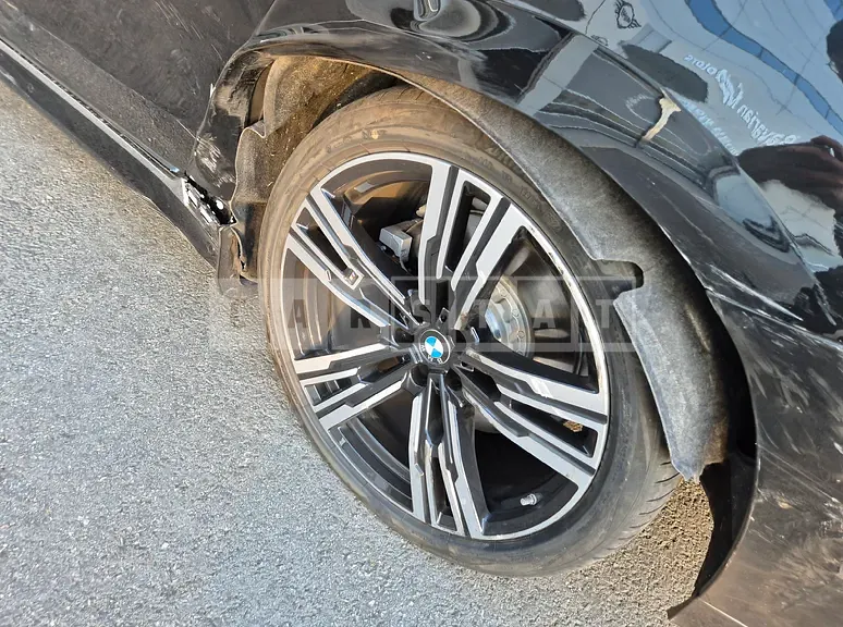 Photo 2 of 14: 2024 BMW 750e xDrive — Korean insurance auction