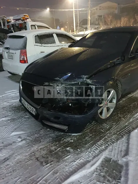 Photo 2 of 5: 2018 Jaguar XF 20d, VIN SAJBB4BN7JCY67075 — Korean insurance auction