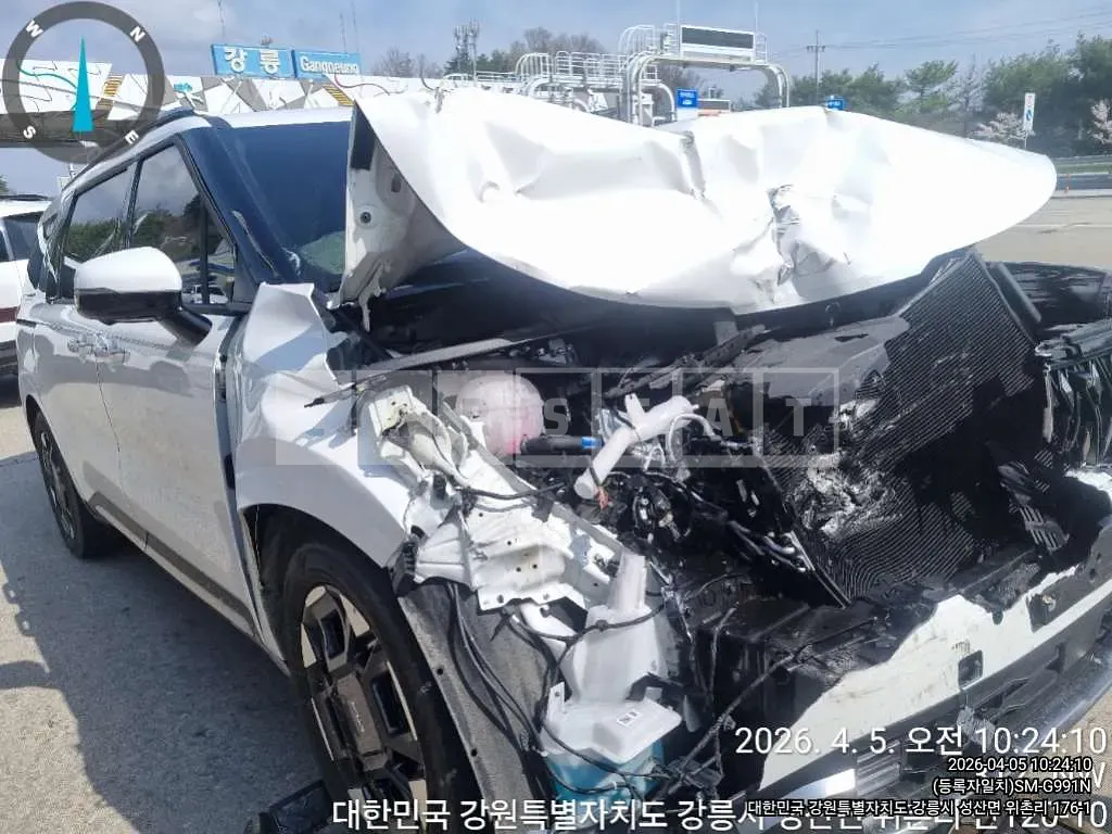 Photo 2 of 14: 2025 Kia Carnival Gasoline — Korean insurance auction