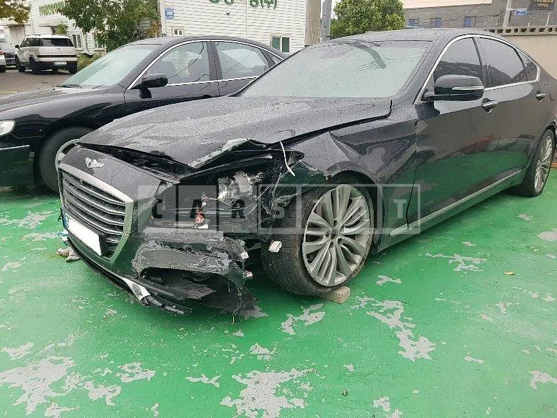 Photo 2 of 22: 2016 Hyundai Genesis G80, VIN KMHGM41DBHU204703 — Korean insurance auction