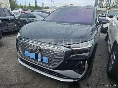 Photo 1 of 43: 2025 Audi Q4 45 e-tron — Korean insurance auction