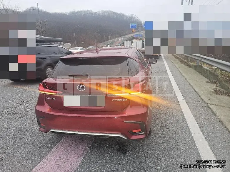 Photo 2 of 8: 2018 Lexus CT200h, VIN JTHKD5BH3J2331043 — Korean insurance auction