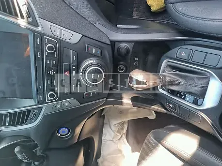 Photo 2 of 9: 2016 Hyundai Santa Fe, VIN KMHSW81UBGU566239 — Korean insurance auction