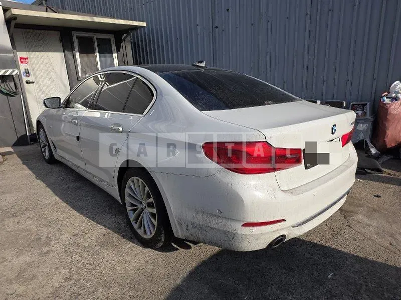 Photo 2 of 19: 2017 BMW 520d — Korean insurance auction