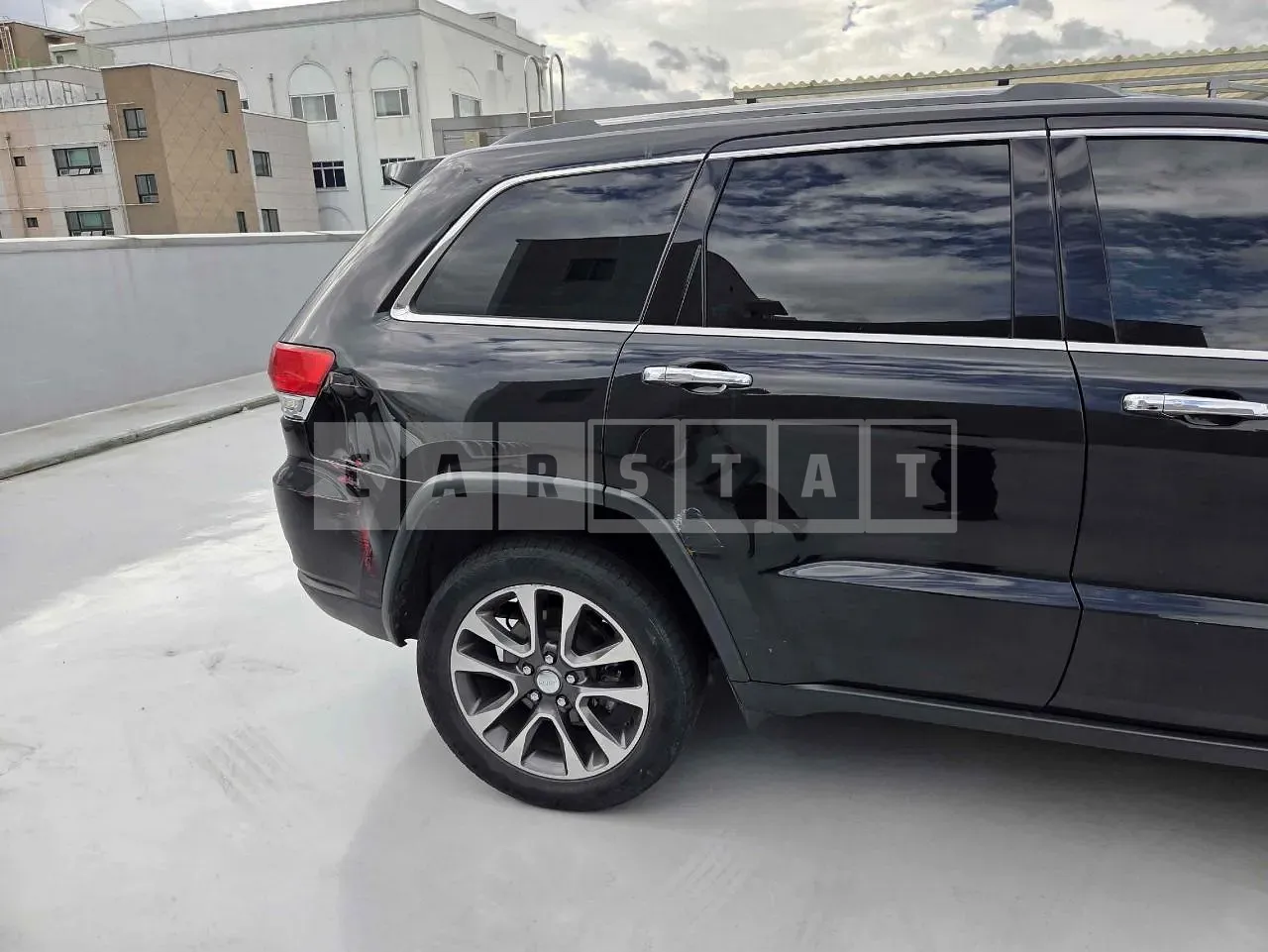 Photo 2 of 62: 2018 Jeep Grand Cherokee, VIN 1C4RJFBG8JC163822 — Korean insurance auction