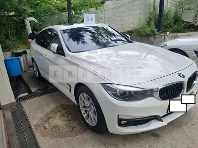 Photo 1 of 17: 2018 BMW 320d GranTurismo, VIN WBA8T3108JGA84524 — Korean insurance auction