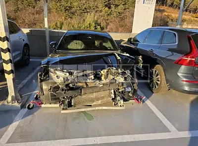 Photo 1 of 33: 2023 Volvo S90B6 AWD — Korean insurance auction