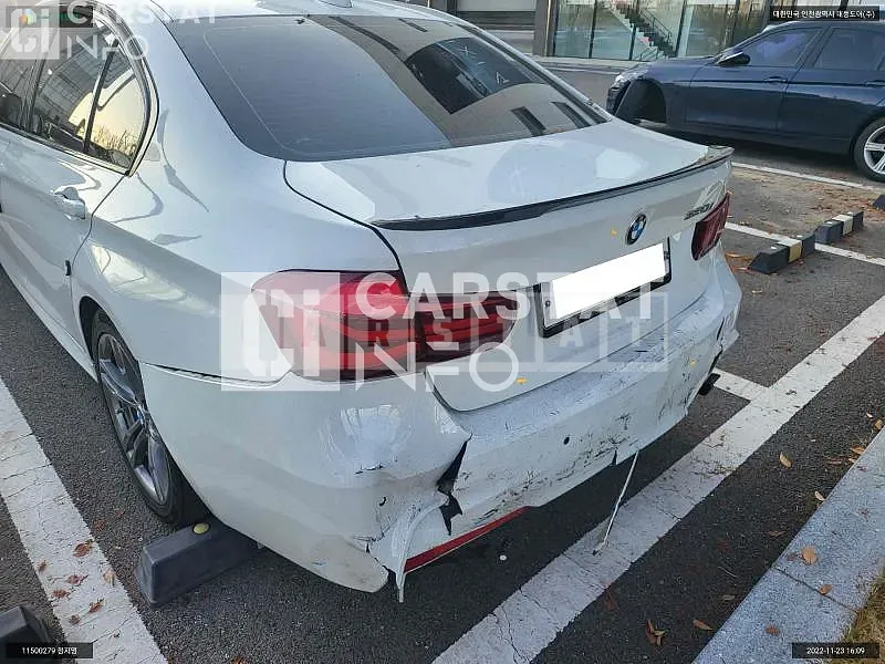 Photo 2 of 4: 2018 BMW 320i, VIN WBA8A9106JAH11734 — Korean insurance auction