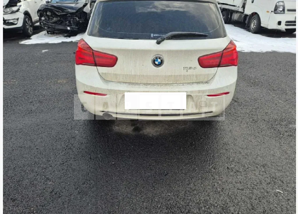 Photo 2 of 17: 2017 BMW 118d — Korean insurance auction