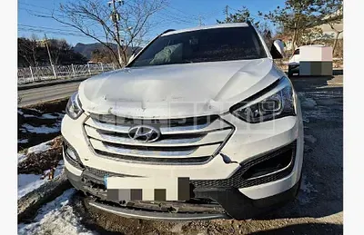 Photo 1 of 16: 2014 Hyundai Santa Fe DM Diesel 2.0 4WD — Korean insurance auction