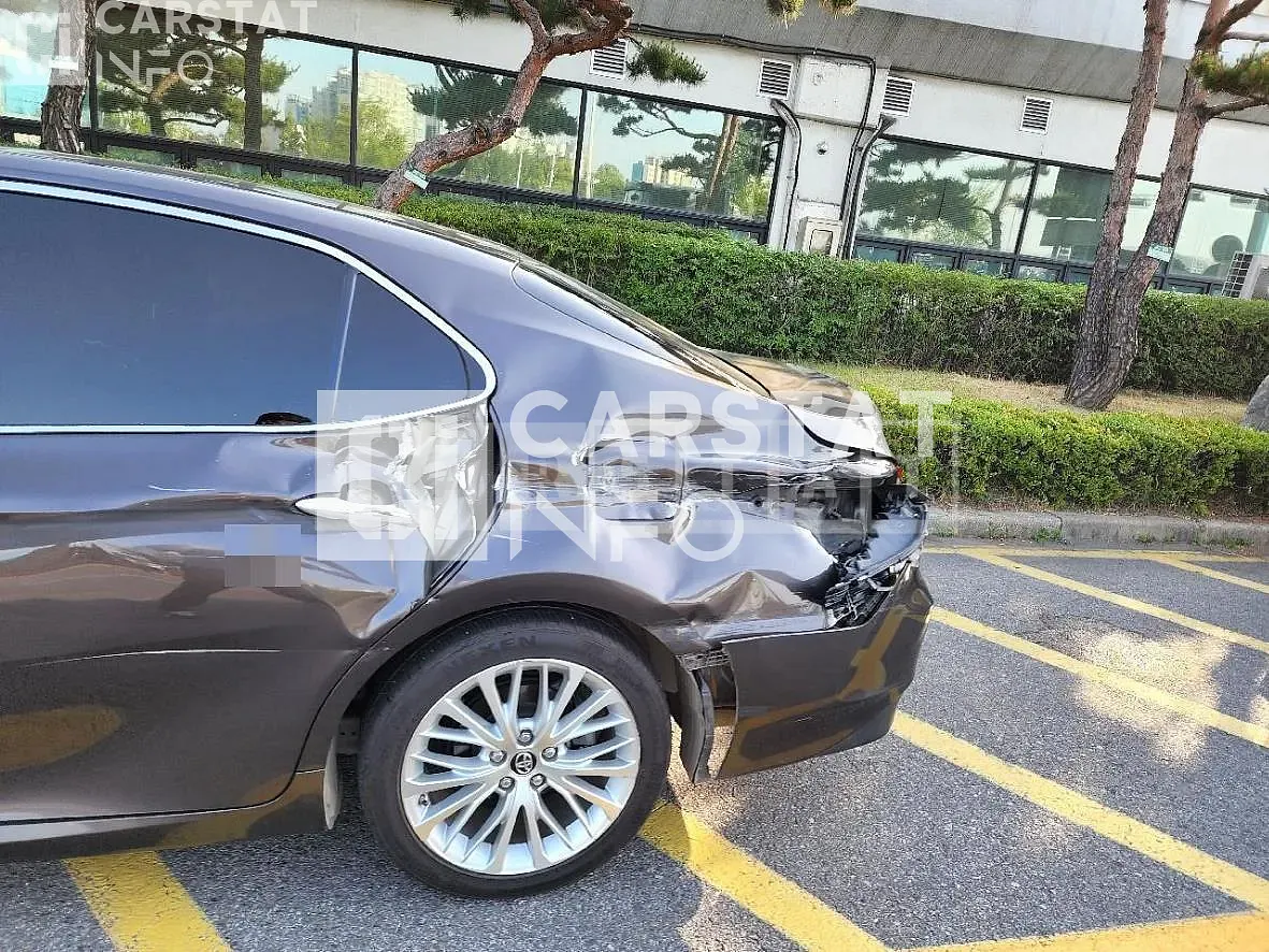Photo 2 of 11: 2018 Toyota Camry Hybrid, VIN JTNB21HKXJ3005622 — Korean insurance auction