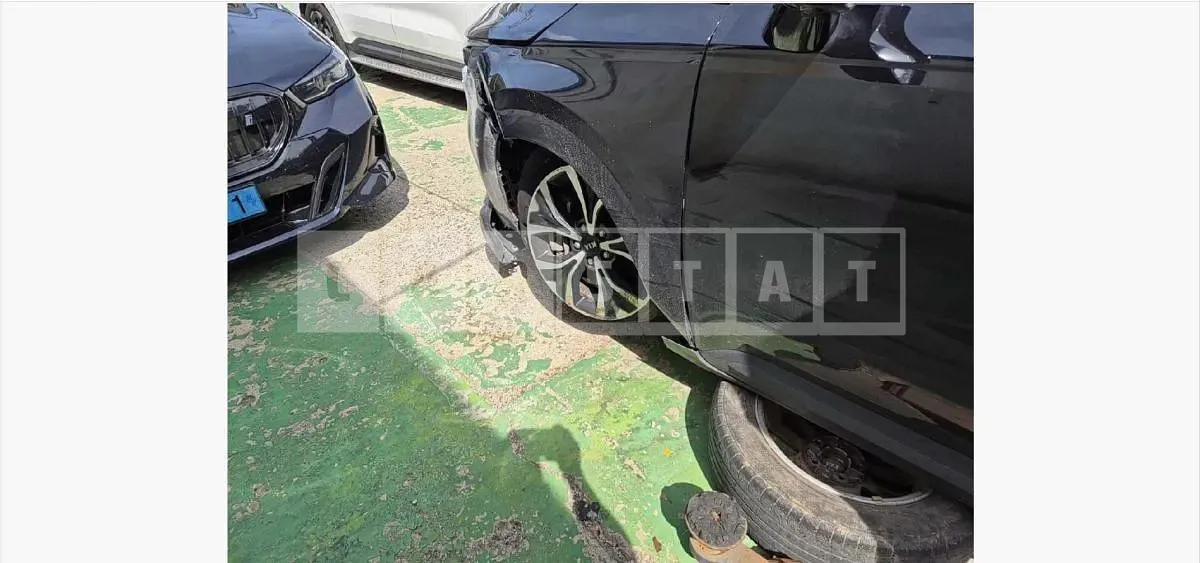Photo 2 of 13: 2020 Kia Carnival 2.2 — Korean insurance auction