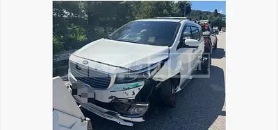Photo 1 of 4: 2015 Kia Carnival 9 Seater — Korean insurance auction