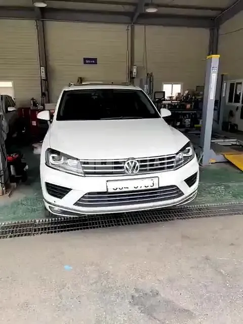 Photo 2 of 10: 2015 Volkswagen Touareg 3.0 TDI Blue Motion, VIN WVGZZZ7PZFD015672 — Korean insurance auction