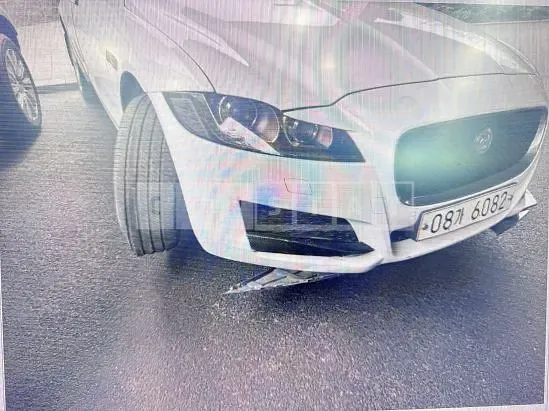 Photo 2 of 14: 2017 Jaguar XF 20d — Korean insurance auction