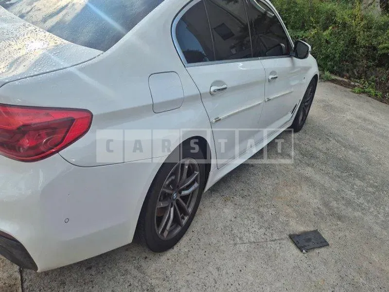 Photo 2 of 11: 2017 BMW 520d — Korean insurance auction
