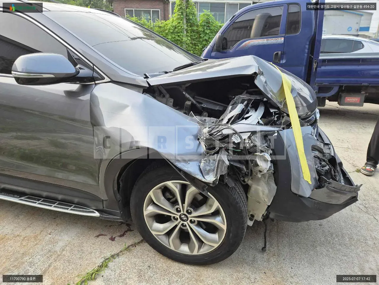 Photo 2 of 36: 2015 Hyundai Santa Fe, VIN KMHSW81UDFU485429 — Korean insurance auction