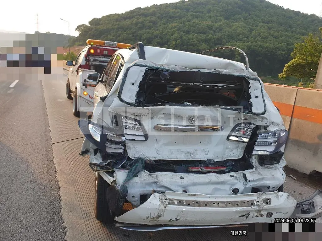 Photo 2 of 9: 2015 Mercedes-Benz B200 CDI — Korean insurance auction