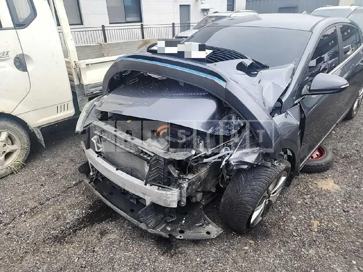 Photo 2 of 8: 2016 Hyundai IONIQ (Hybrid) — Korean insurance auction