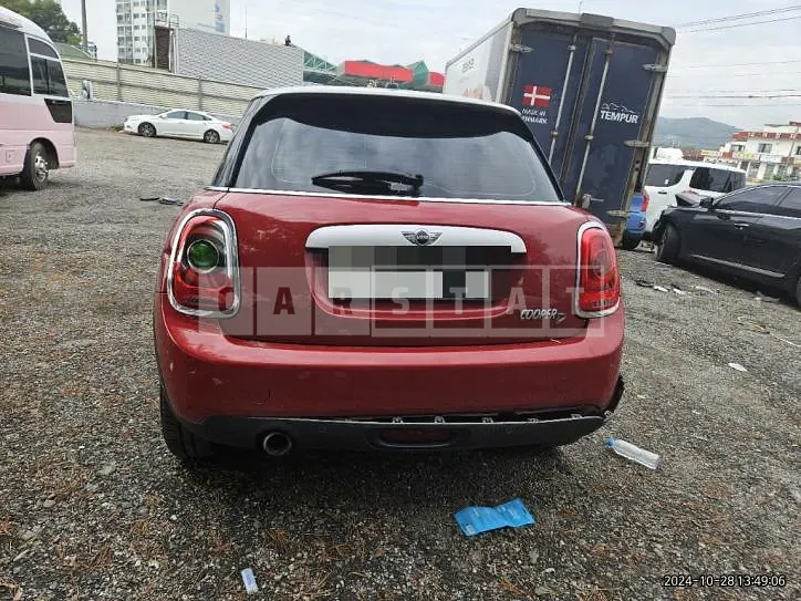 Photo 2 of 22: 2015 MINI Cooper D Five-Door — Korean insurance auction