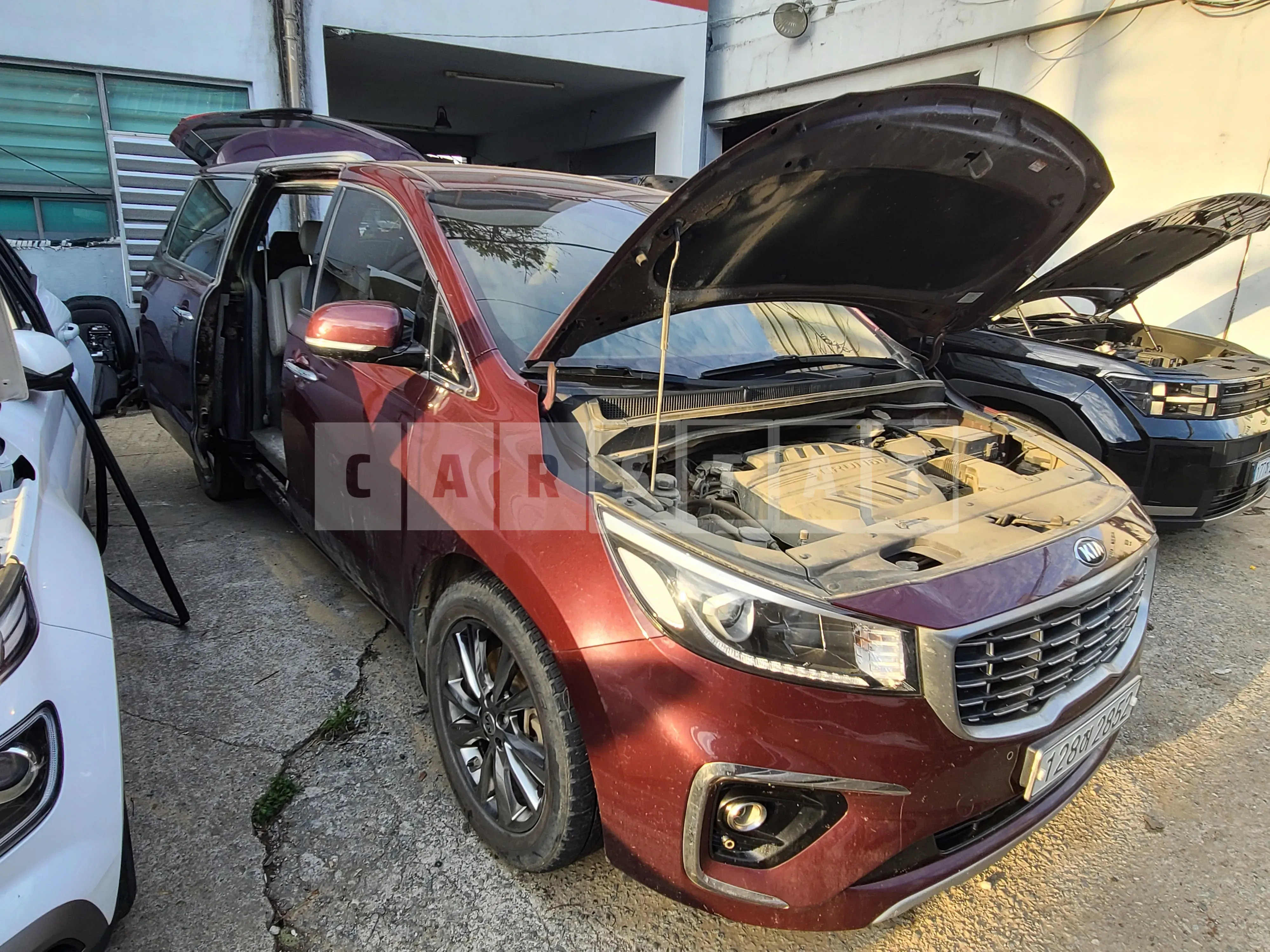 Photo 2 of 16: 2020 Kia Carnival — Korean insurance auction
